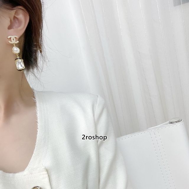 CHANEL 피어싱