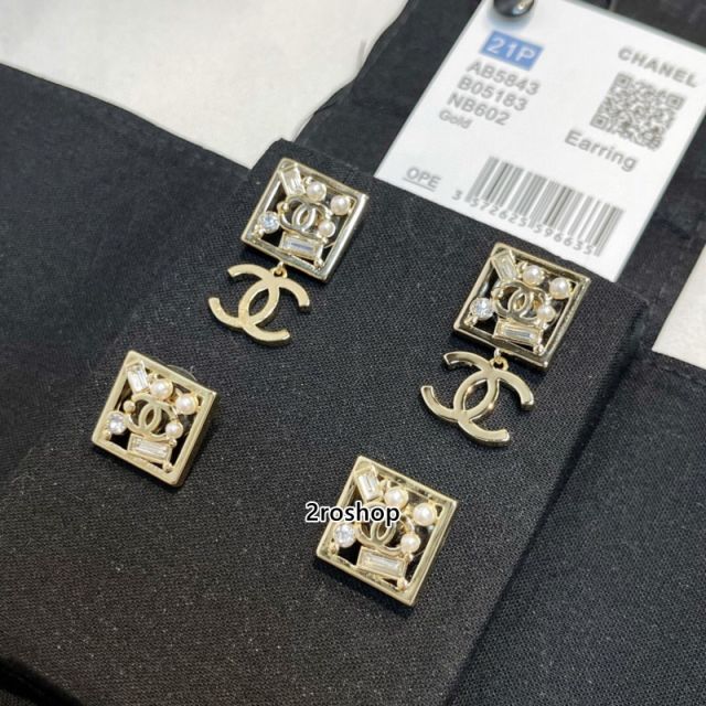 CHANEL 피어싱