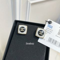 CHANEL 피어싱