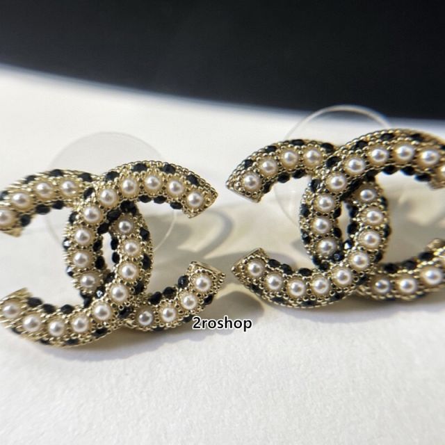 CHANEL 피어싱