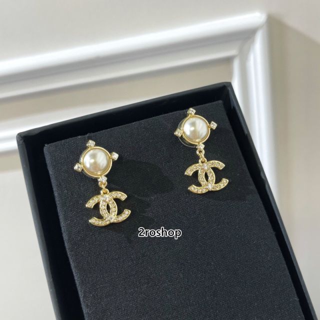 CHANEL 피어싱