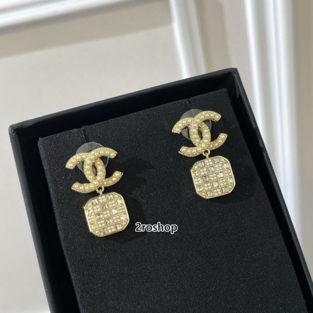 CHANEL 피어싱