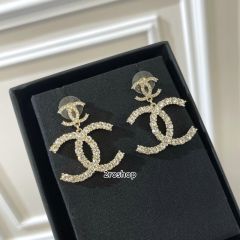 CHANEL 피어싱