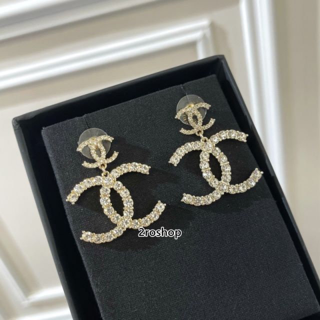 CHANEL 피어싱