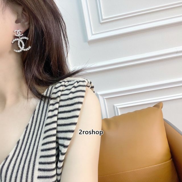 CHANEL 피어싱