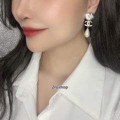CHANEL 피어싱