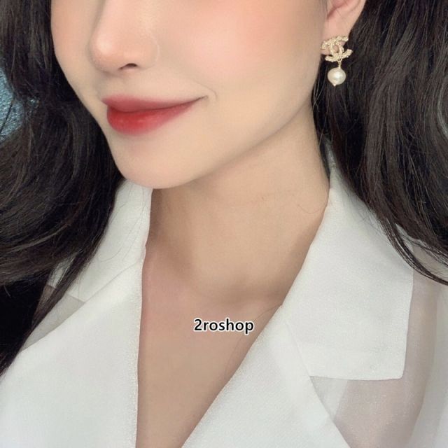 CHANEL 피어싱