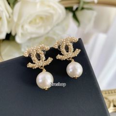 CHANEL 피어싱