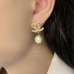 CHANEL 피어싱