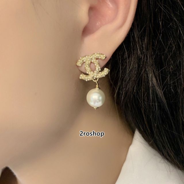 CHANEL 피어싱