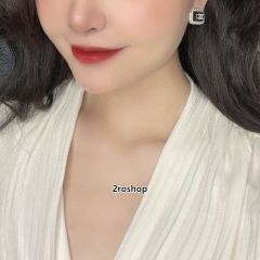 CHANEL 피어싱