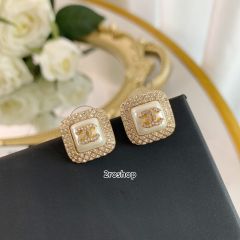 CHANEL 피어싱