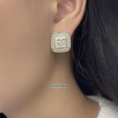 CHANEL 피어싱