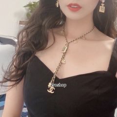 CHANEL 피어싱