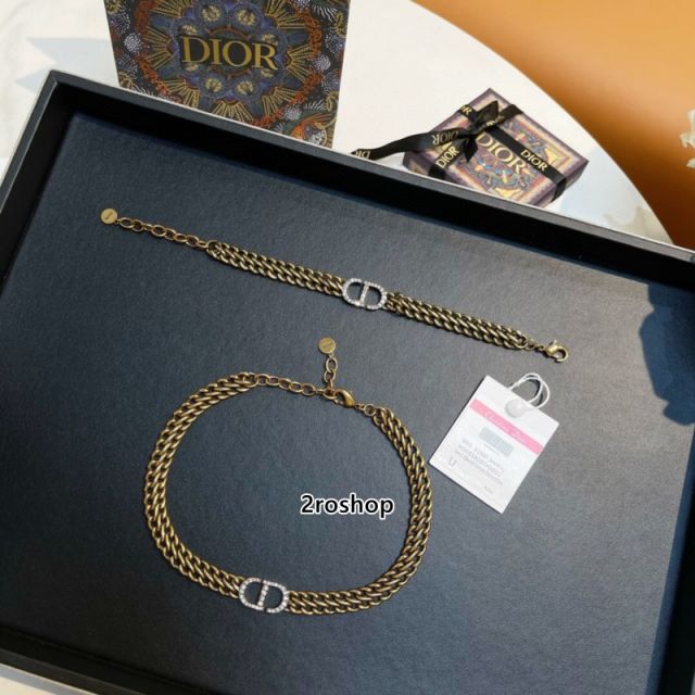 DIOR 목걸이