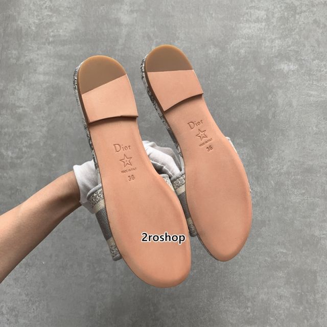 디올디웨이슬리퍼