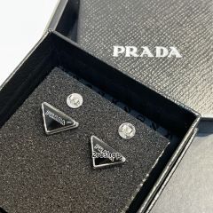 PRADA 피어싱