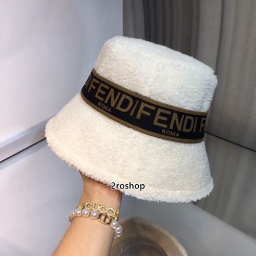 FENDI 모자