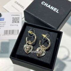 CHANEL 피어싱