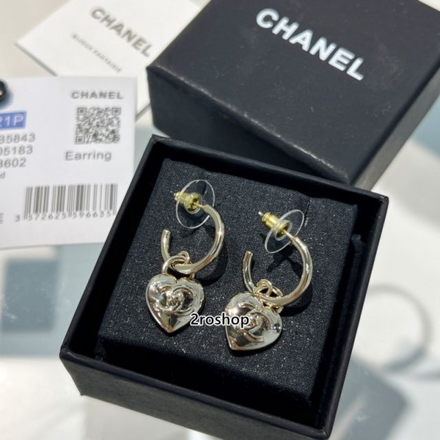 CHANEL 피어싱