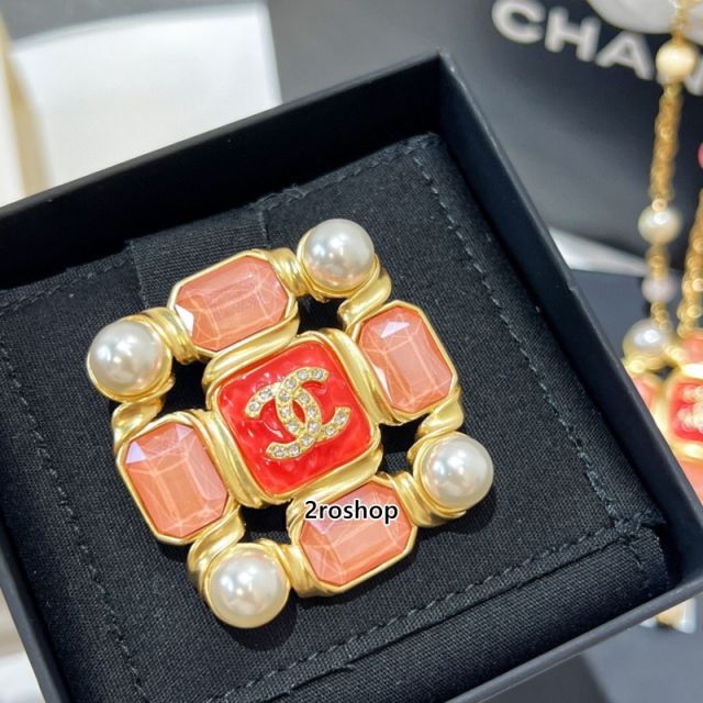 CHANEL 브로치