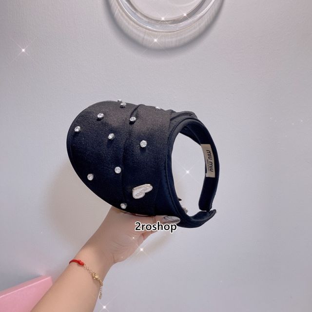 MIUMIU 모자