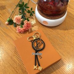 LV 키링