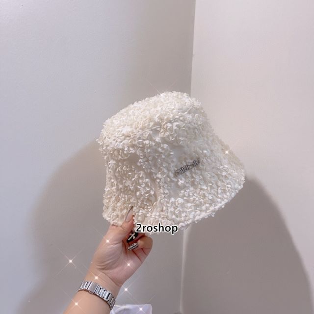 MIUMIU 모자