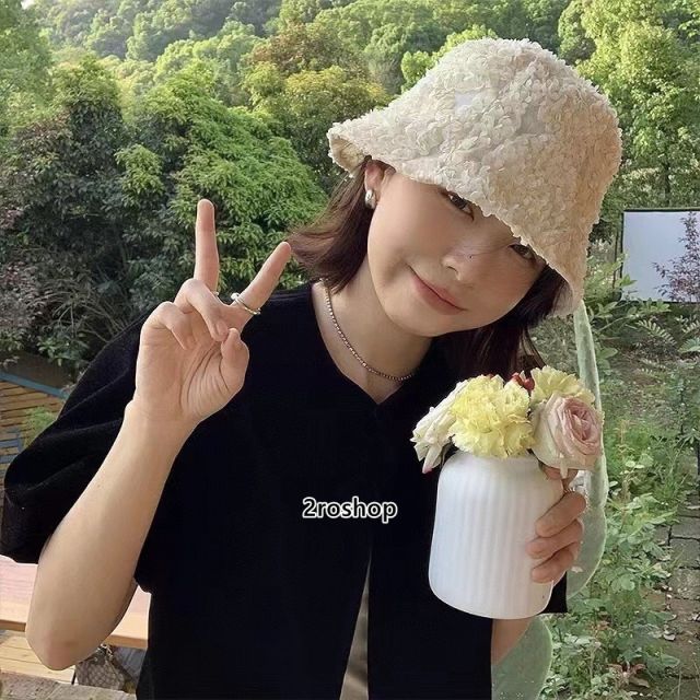 MIUMIU 모자