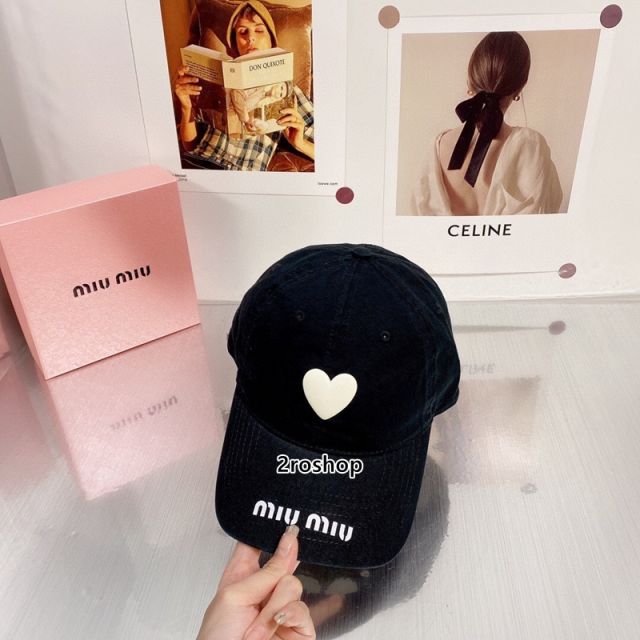 MIUMIU 모자