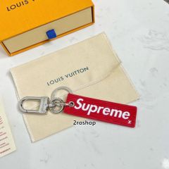 LV & Supreme 키링