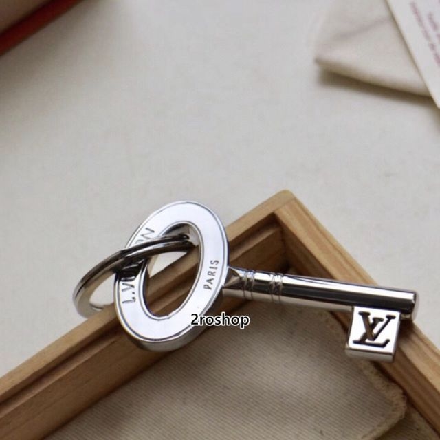 LV 키링
