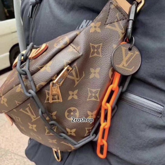 LV 키링