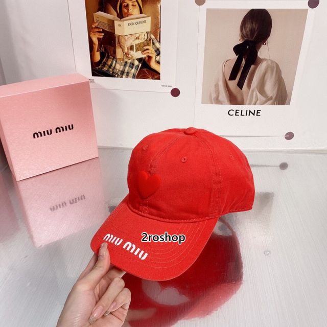 MIUMIU 모자