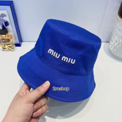 MIUMIU 모자