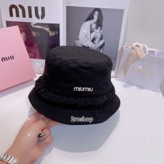 MIUMIU 모자