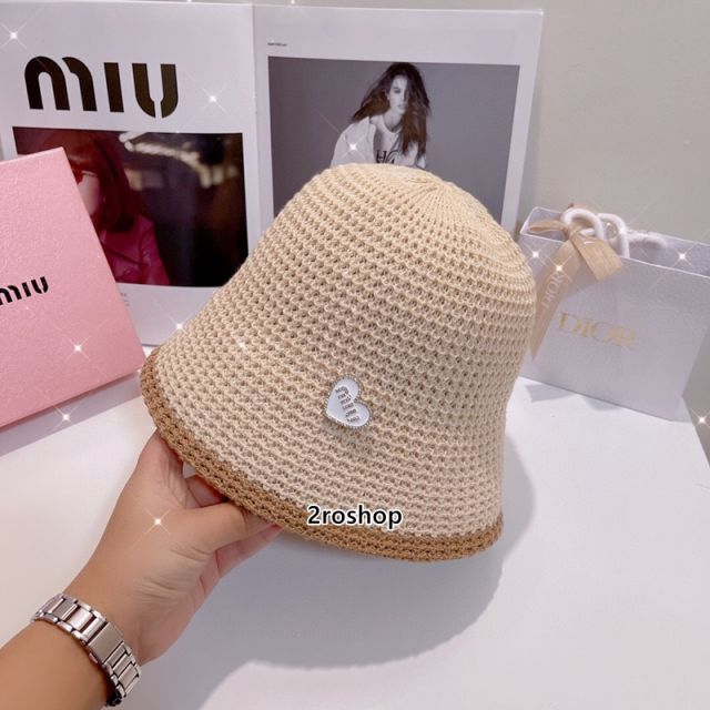 MIUMIU 모자