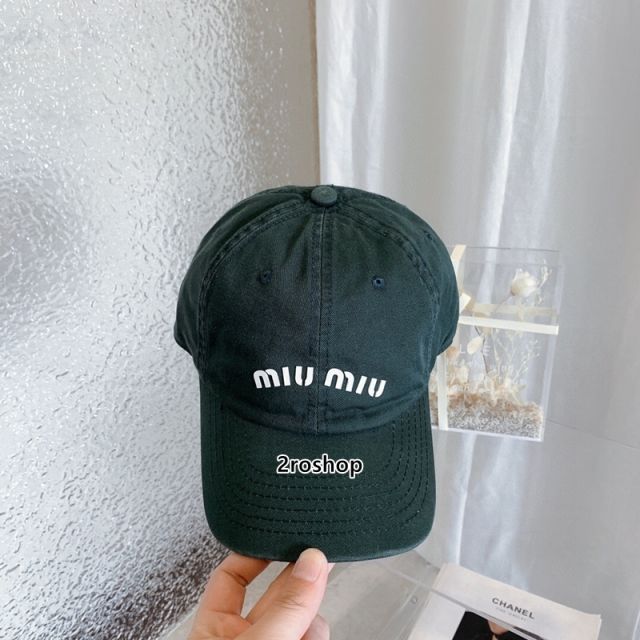 MIUMIU 모자