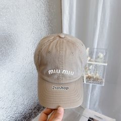 MIUMIU 모자