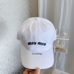 MIUMIU 모자