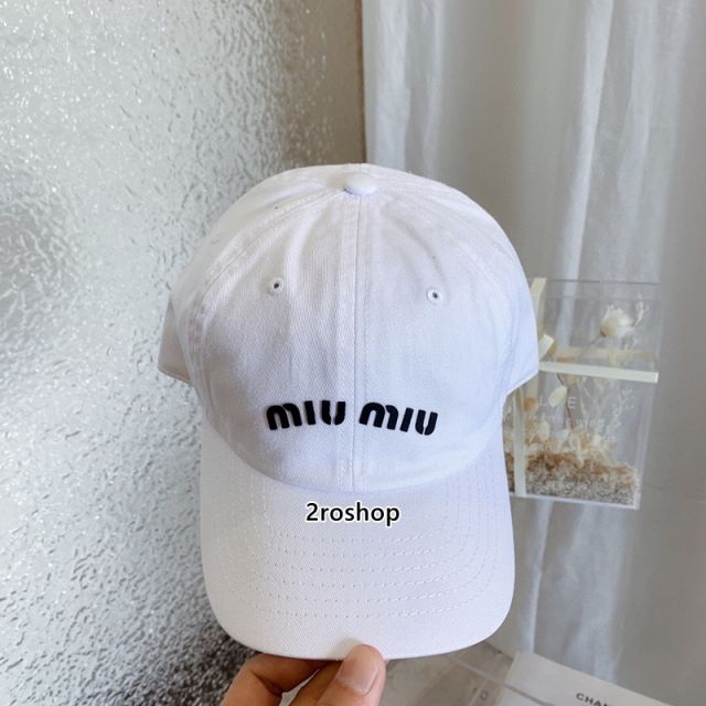 MIUMIU 모자