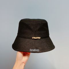 MIUMIU 모자