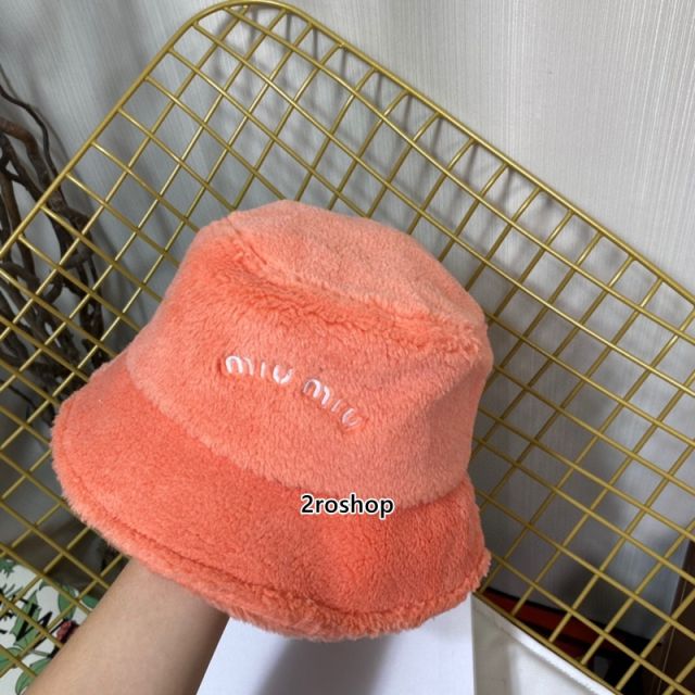 MIUMIU 모자