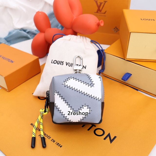 LV 키링
