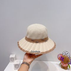 MIUMIU 모자