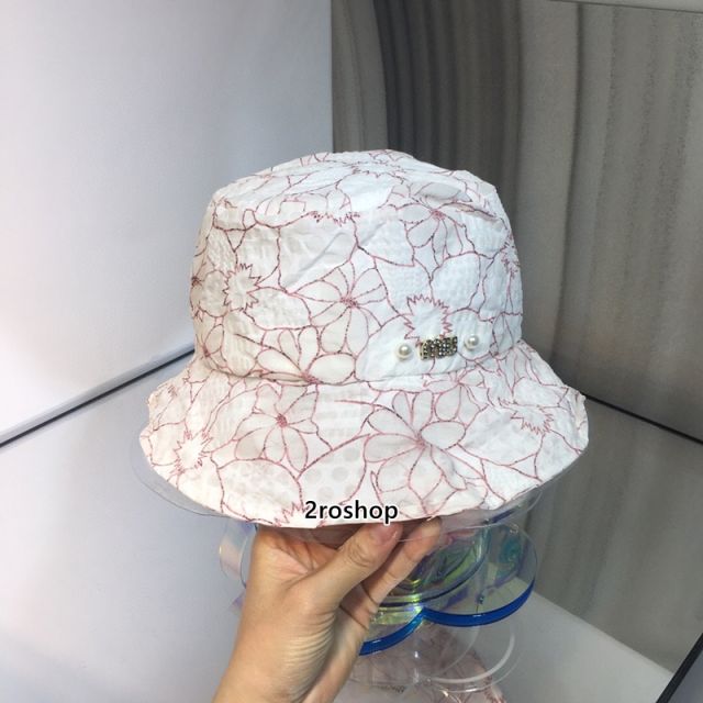 MIUMIU 모자