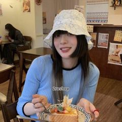 MIUMIU 모자