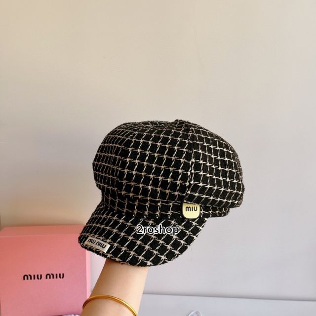 MIUMIU 모자