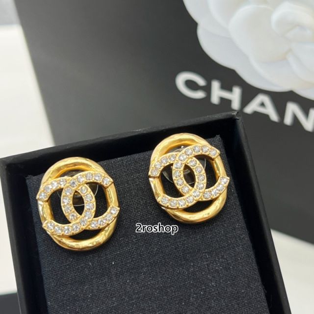 CHANEL 피어싱