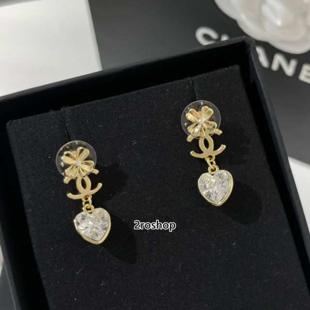 CHANEL 피어싱